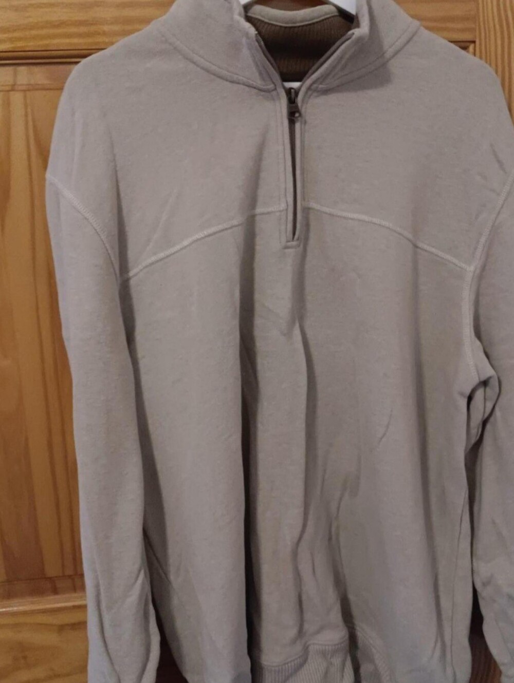 Arrow Men's Light Gray Quarter-Zip Sweater